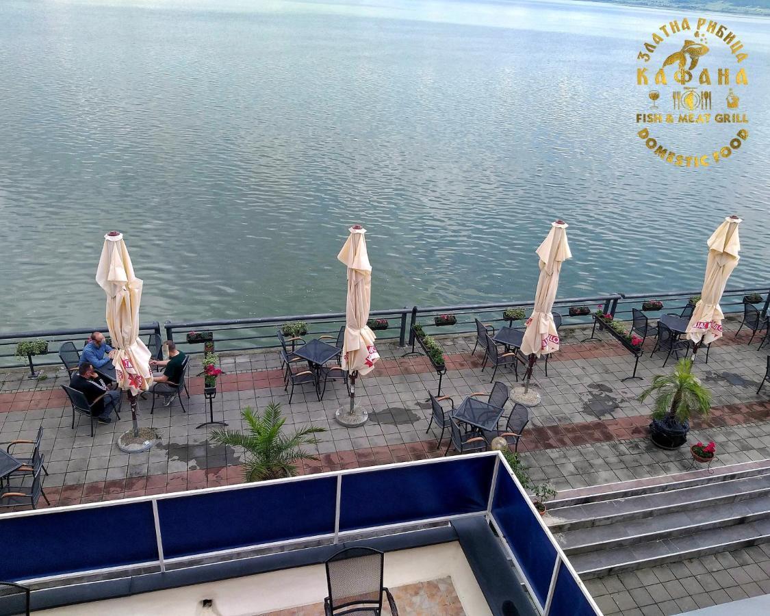 Appartement Zlatna Ribica à Golubac Extérieur photo