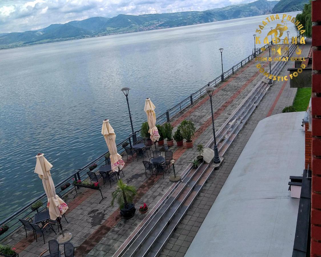 Appartement Zlatna Ribica à Golubac Extérieur photo