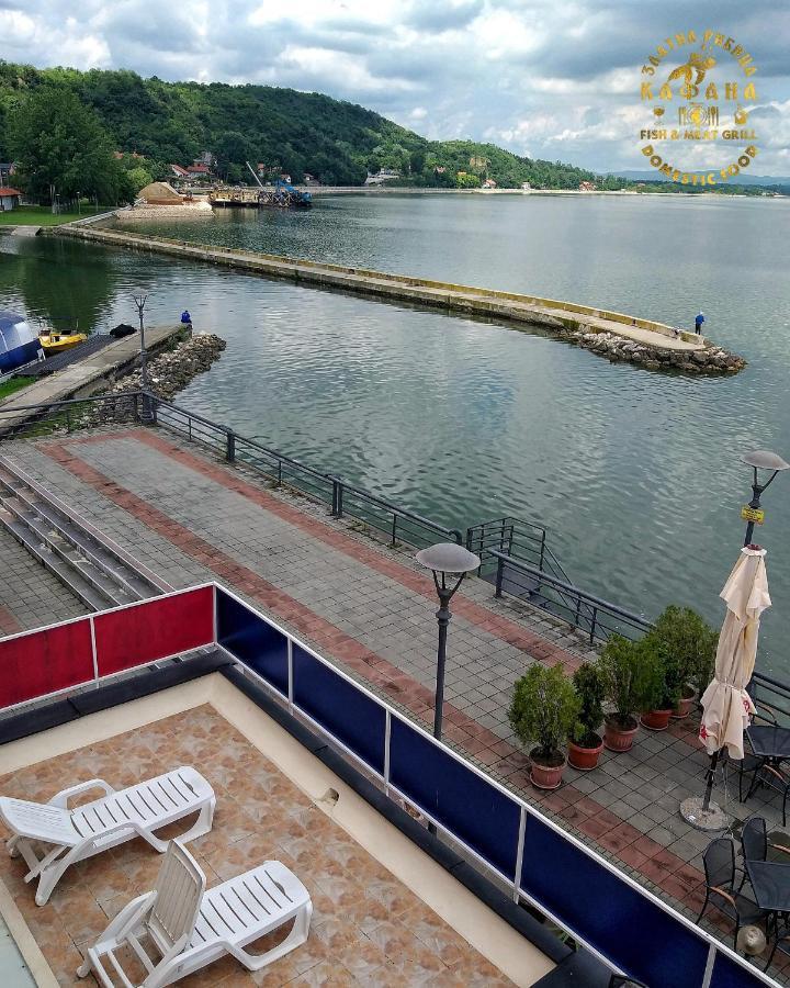 Appartement Zlatna Ribica à Golubac Extérieur photo