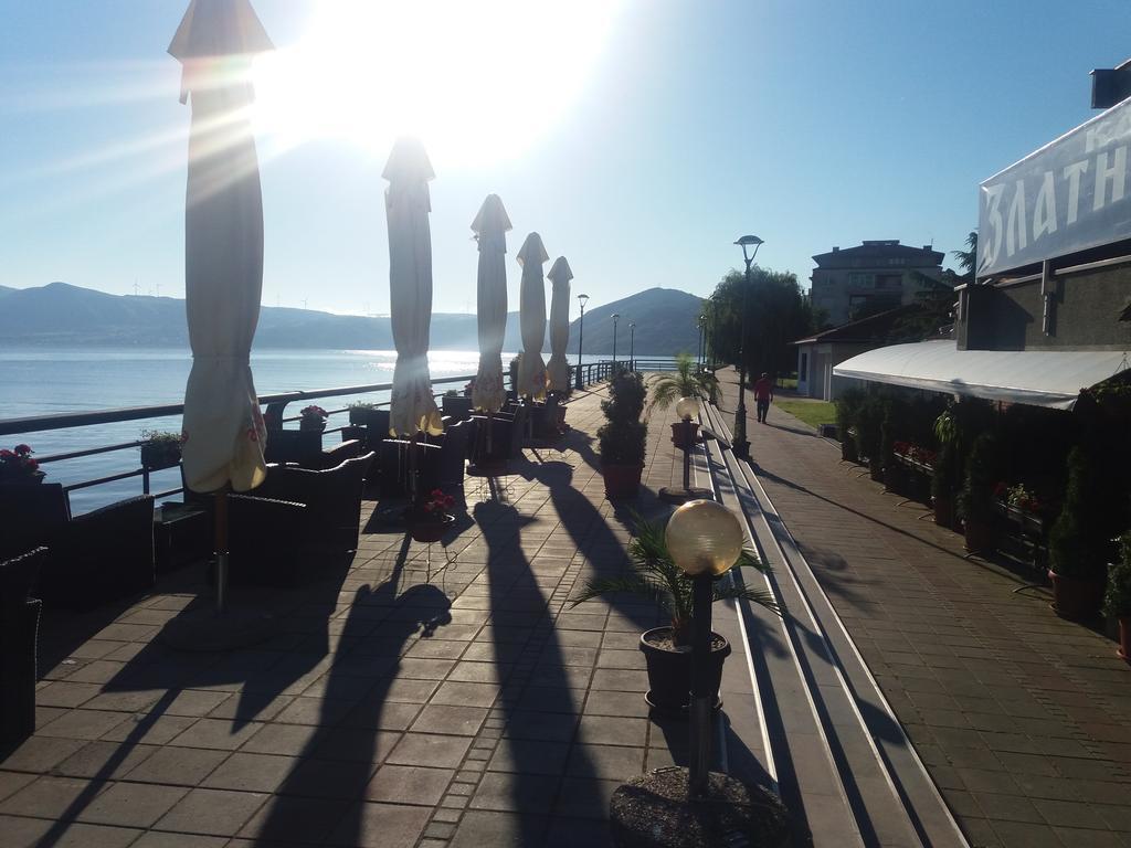 Appartement Zlatna Ribica à Golubac Extérieur photo